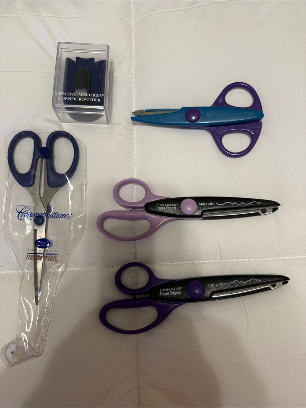 SCRAPBOOKERS!
Creative Memories Scissors and corner rounder Fiskars